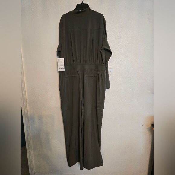 NWT Athleta Brooklin Long Sleeve Jumpsuit Im Army Green Size 16 - Picture 9 of 15